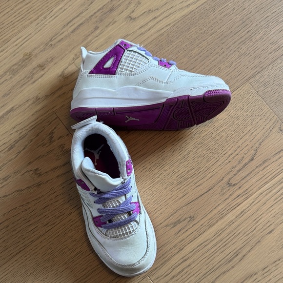 Jordan Kids Sneakers in White and Purple - Picture 1 of 1